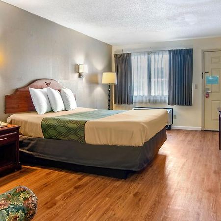 Econo Lodge Inn & Suites Fort Oglethorpe エクステリア 写真