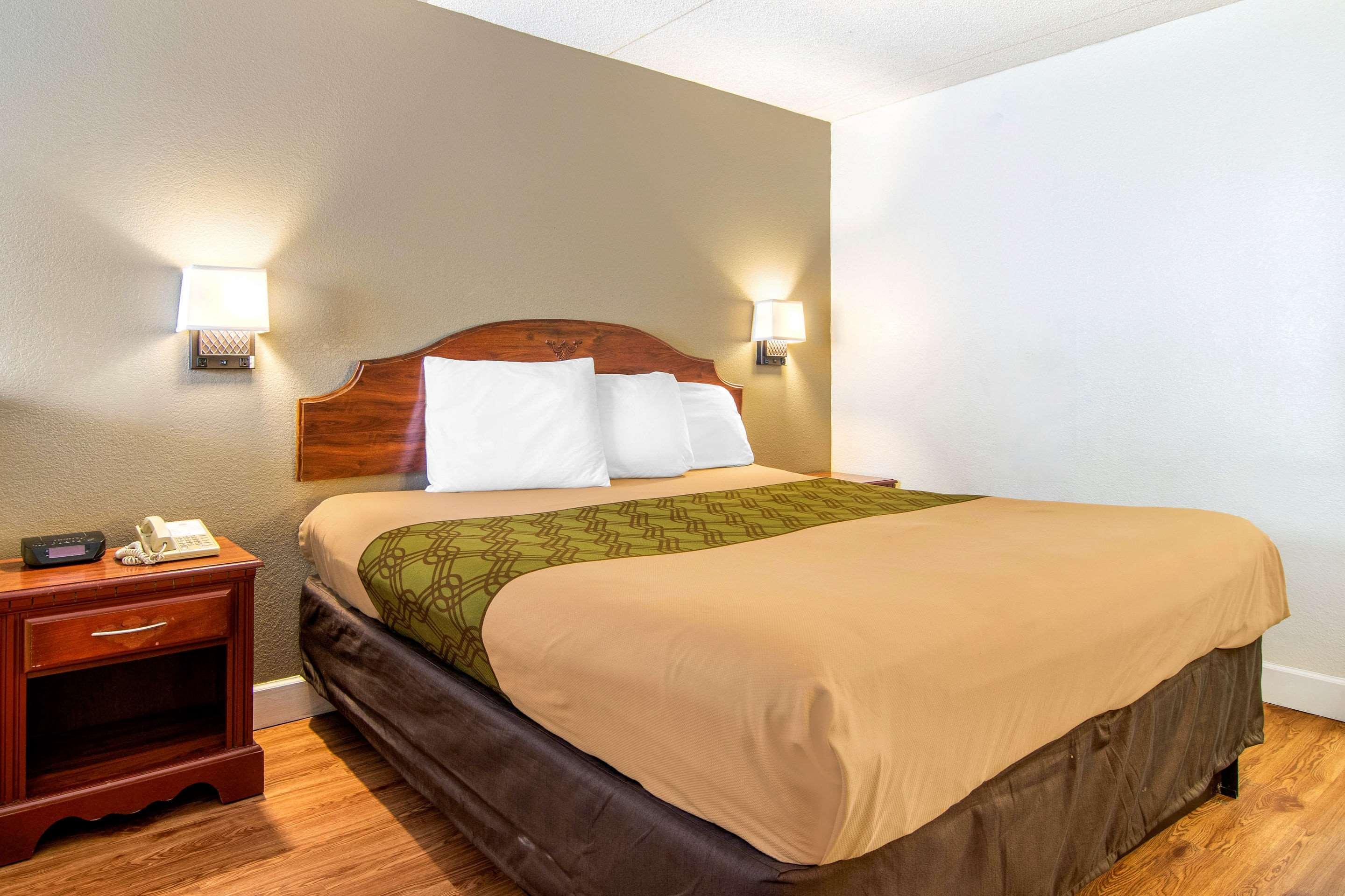 Econo Lodge Inn & Suites Fort Oglethorpe エクステリア 写真