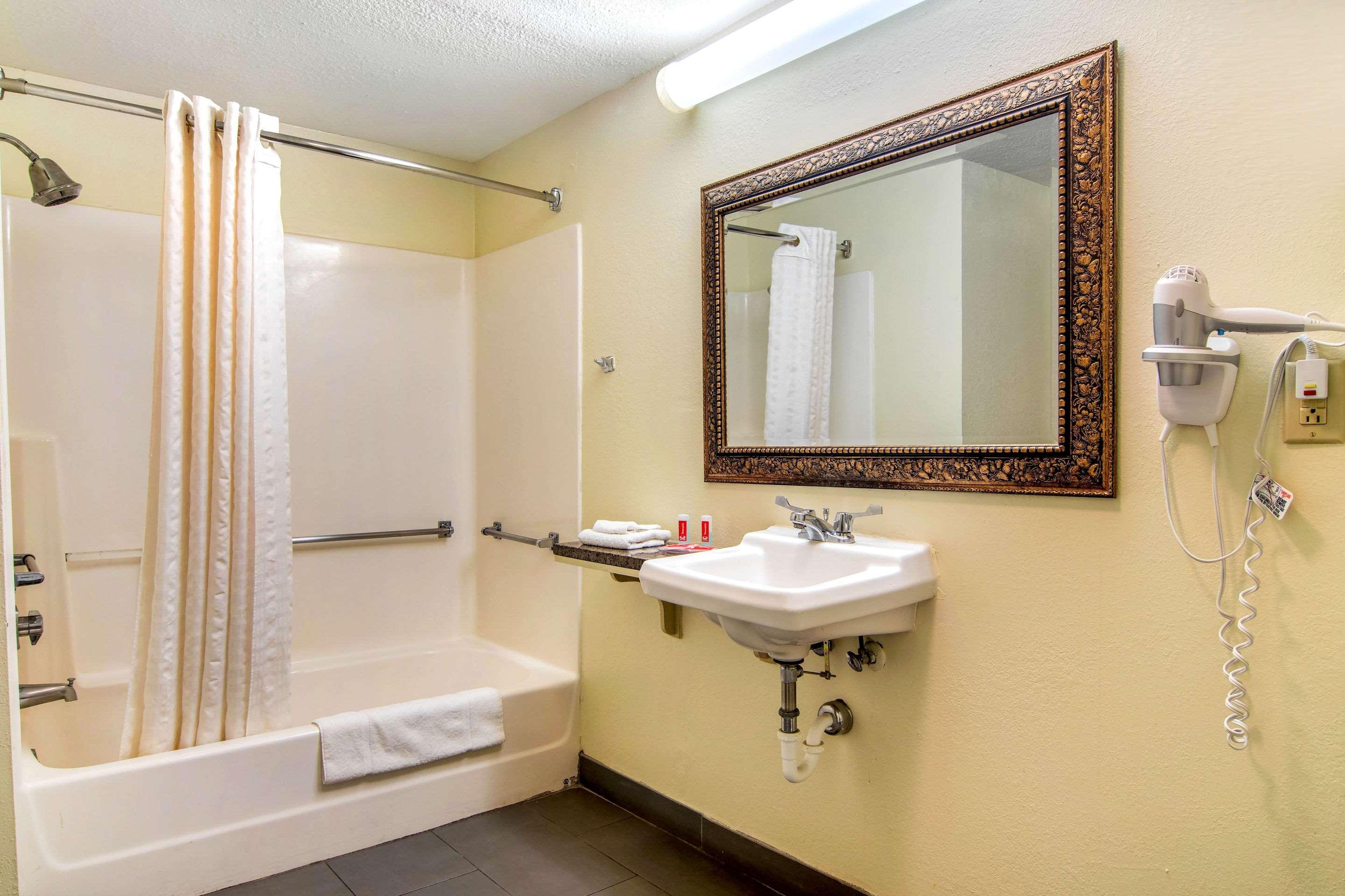 Econo Lodge Inn & Suites Fort Oglethorpe エクステリア 写真