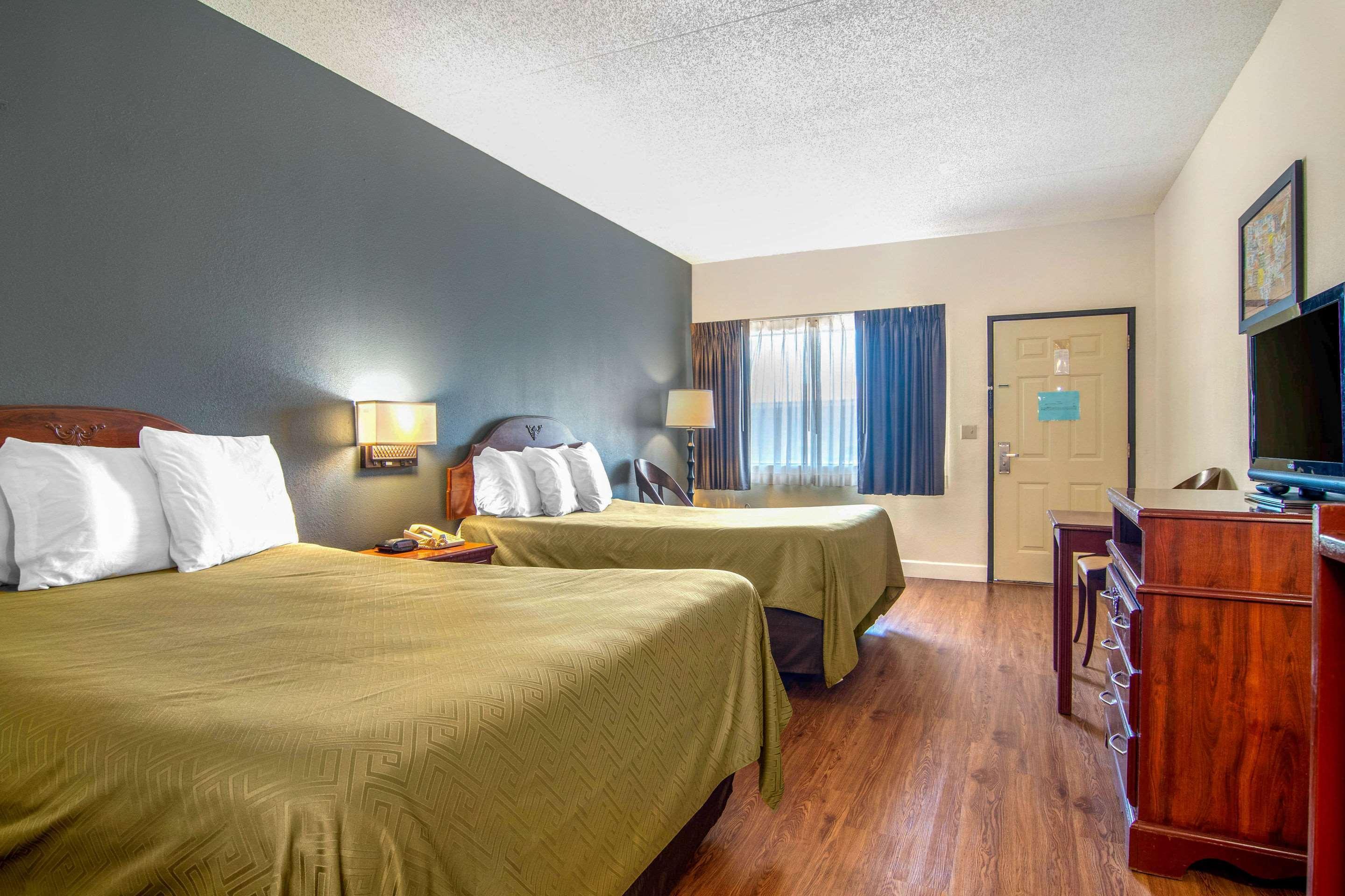 Econo Lodge Inn & Suites Fort Oglethorpe エクステリア 写真