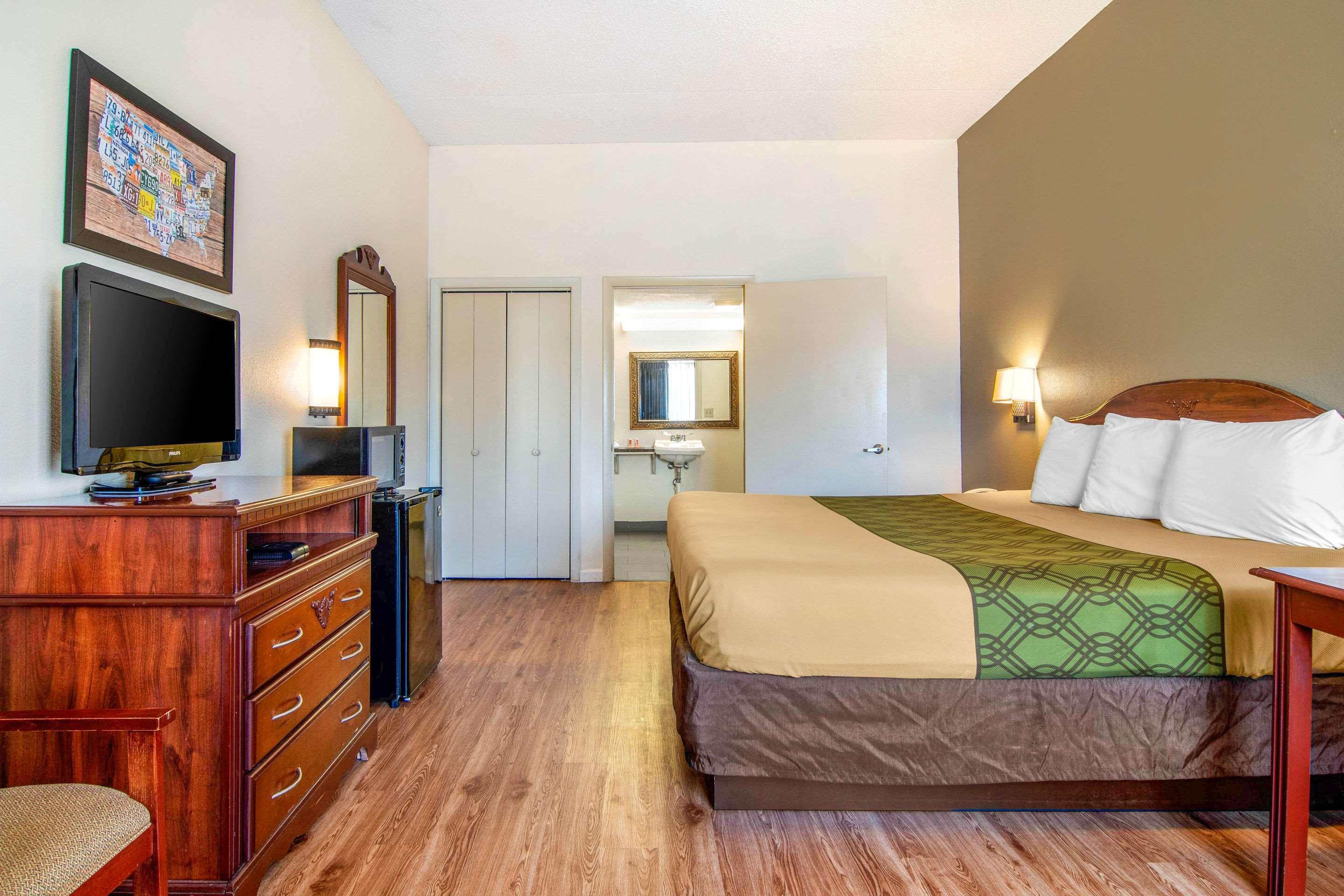 Econo Lodge Inn & Suites Fort Oglethorpe エクステリア 写真