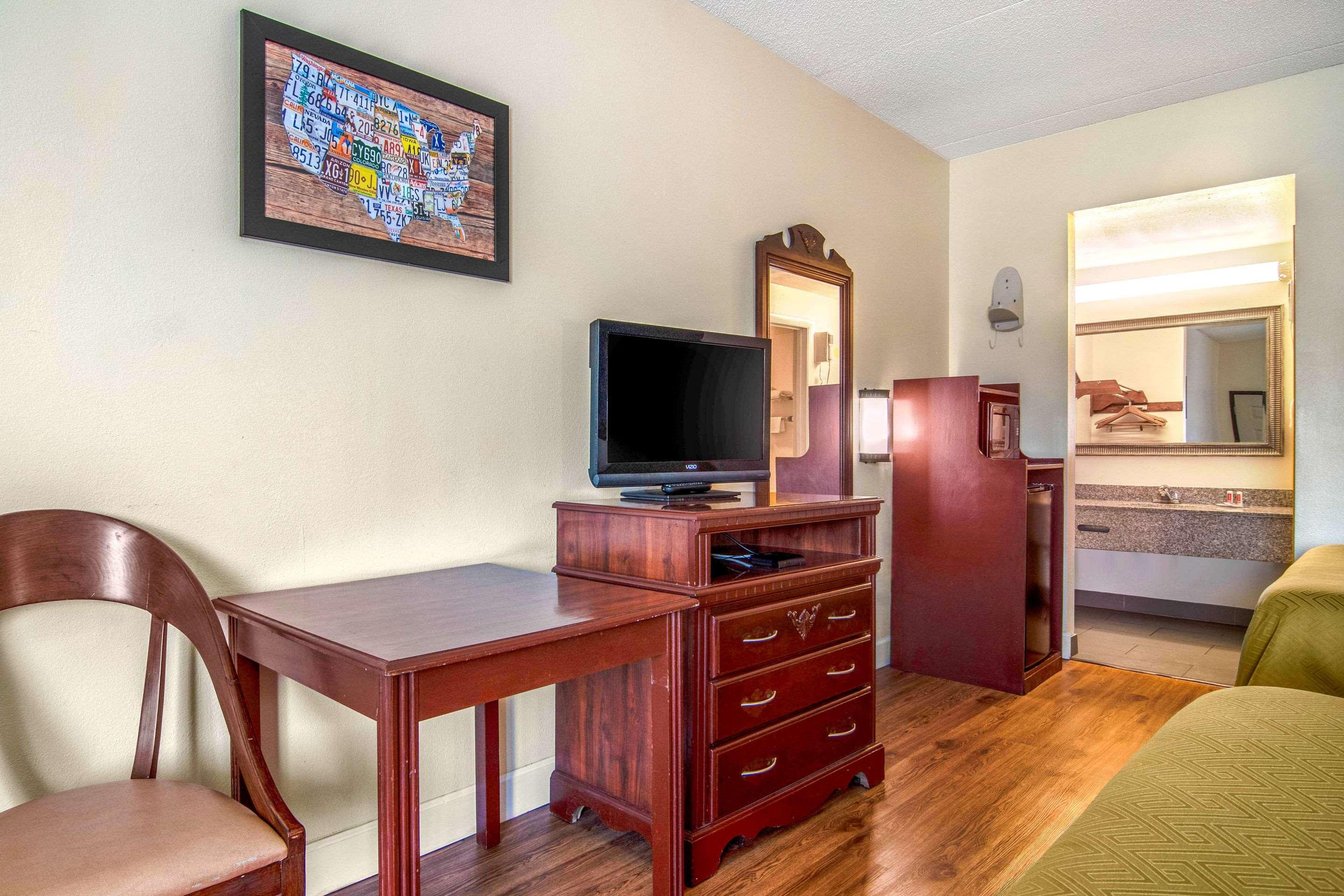 Econo Lodge Inn & Suites Fort Oglethorpe エクステリア 写真